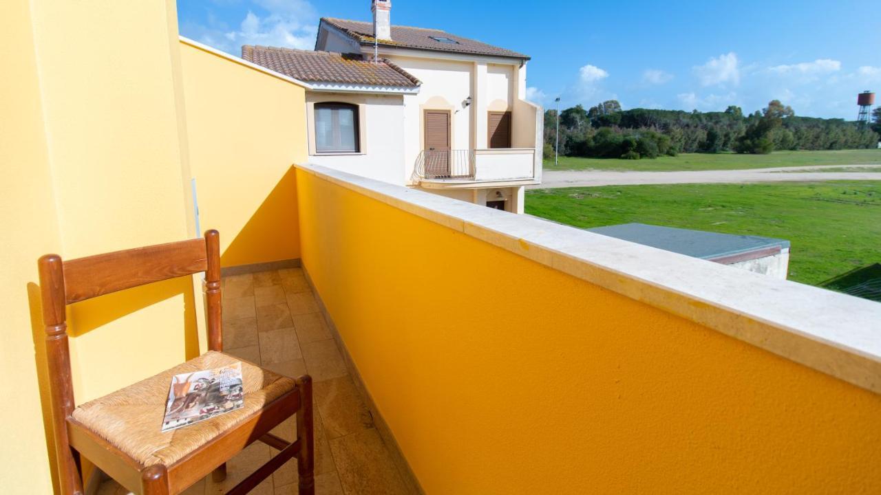 Yellow House-Villetta Con Giardino 奥里斯塔诺 外观 照片